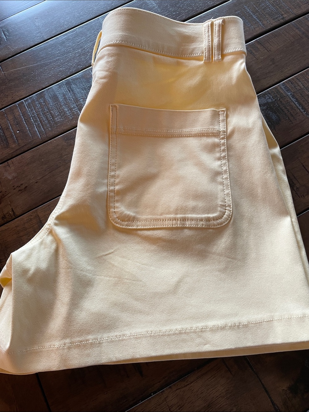 Jules & Leopold Butter Yellow Front-Pocket High Rise Shorts - Picture 12 of 13